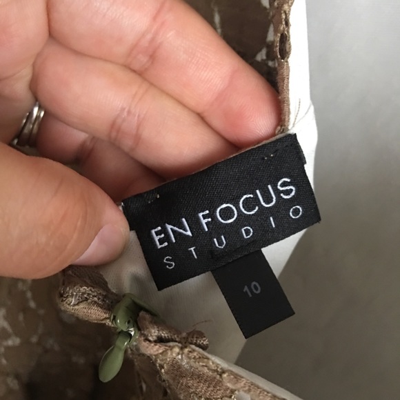 Lace dress - Picture 5 of 6